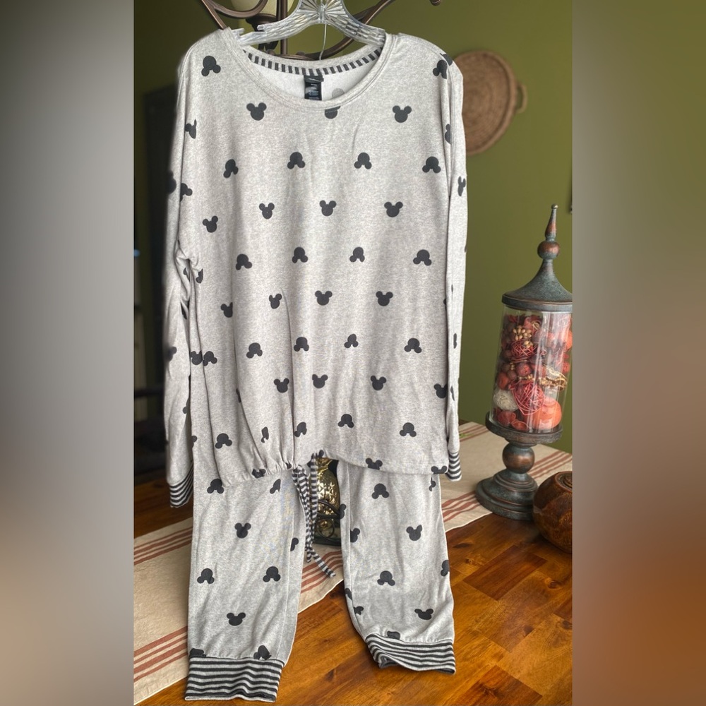 NWOT Disney Mickey Gray and Black Pajama Set